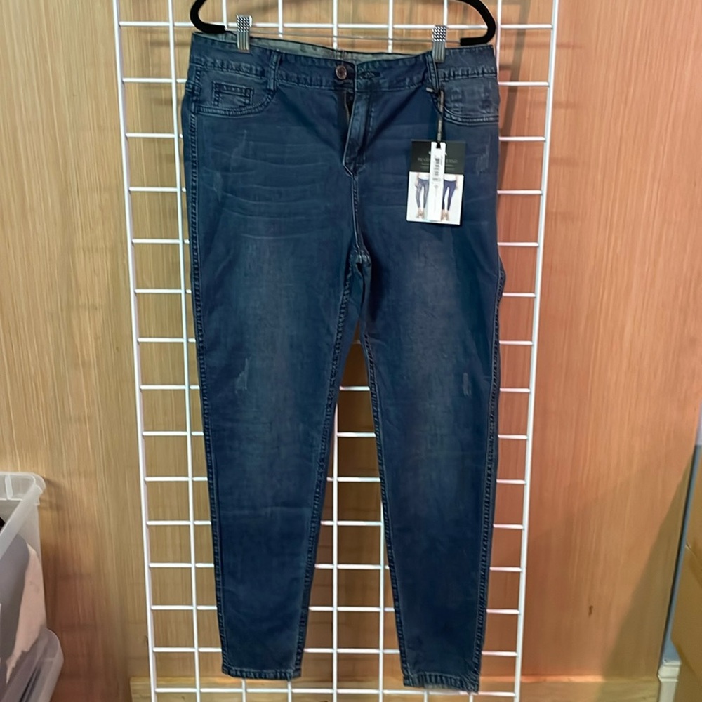 Coco + Carmen reversible jeans. 2 looks in 1 pair of jeans. New with tags